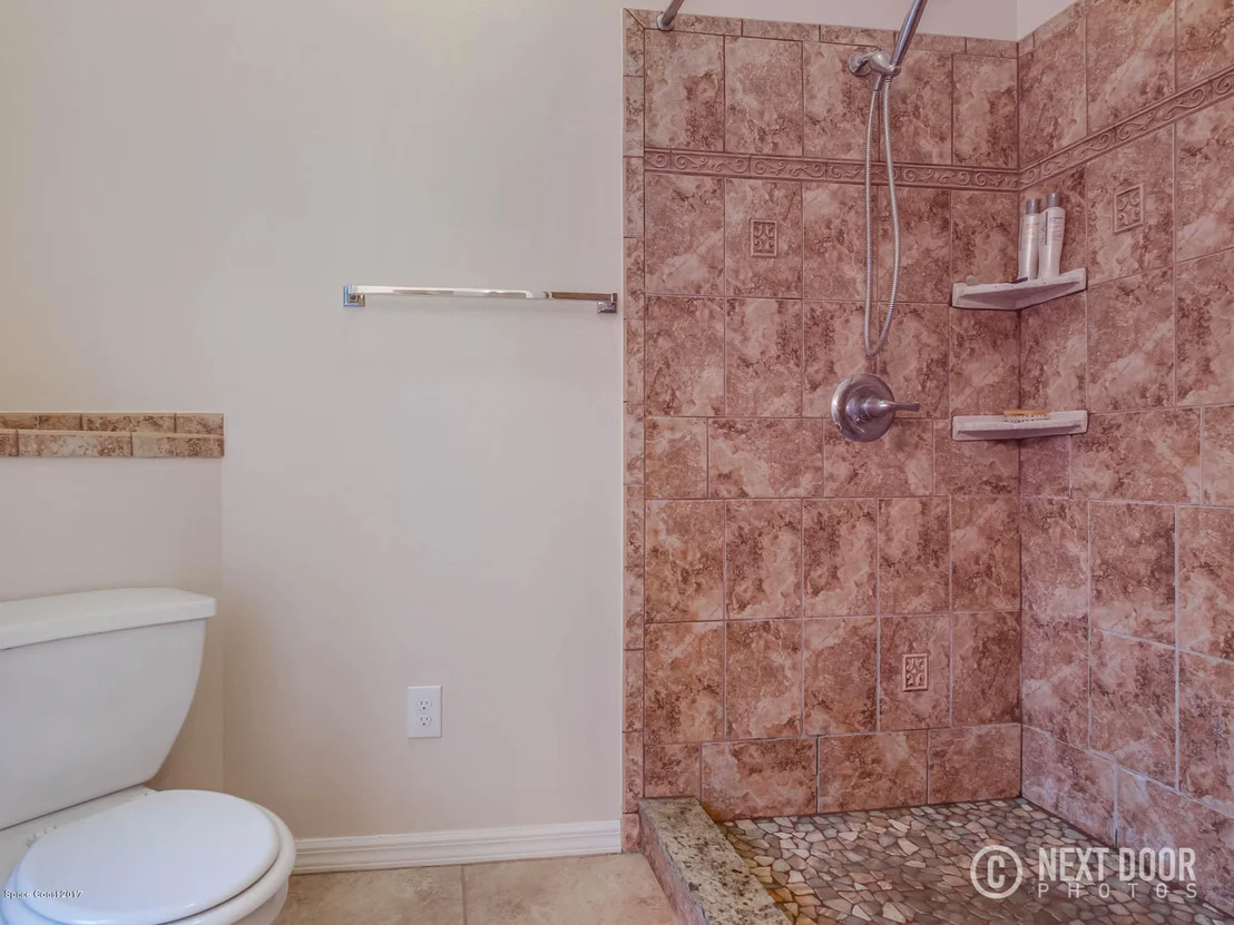 Photo of 867 Villa Drive