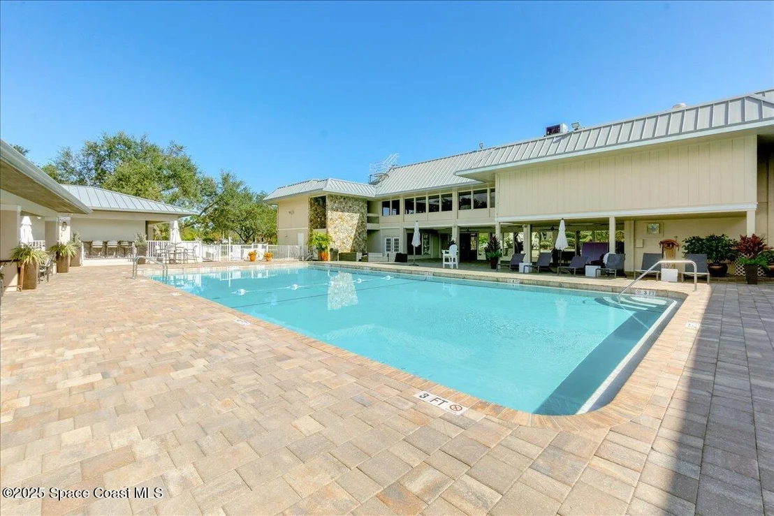 Photo of 883 Ridge Lake Drive