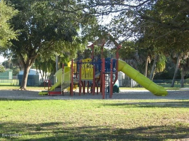 Photo of 860 Indian River Drive