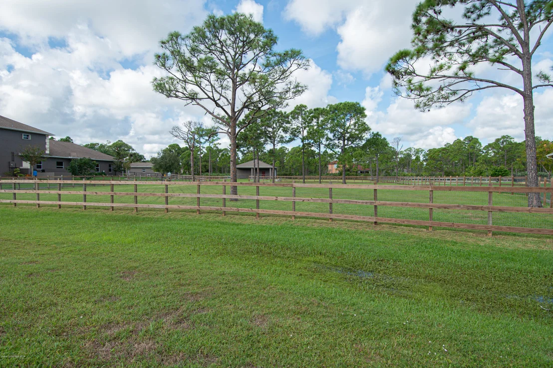 Photo of 6940 Hacienda Drive