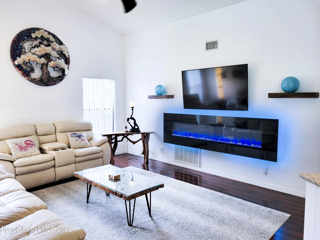 Photo of 968 Pelican Lane