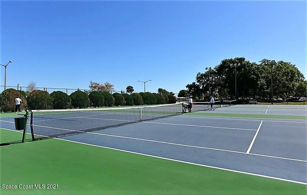 Photo of 735 Barefoot Boulevard
