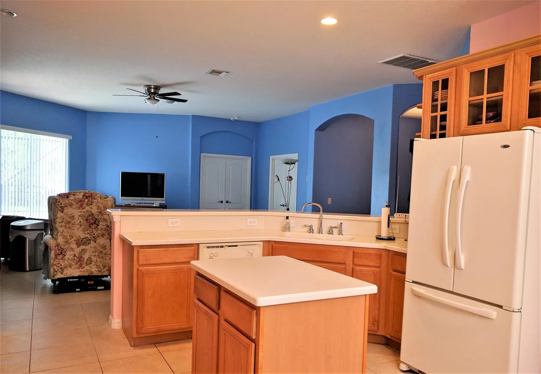 Photo of 111 SE Ridgemont Circle SE