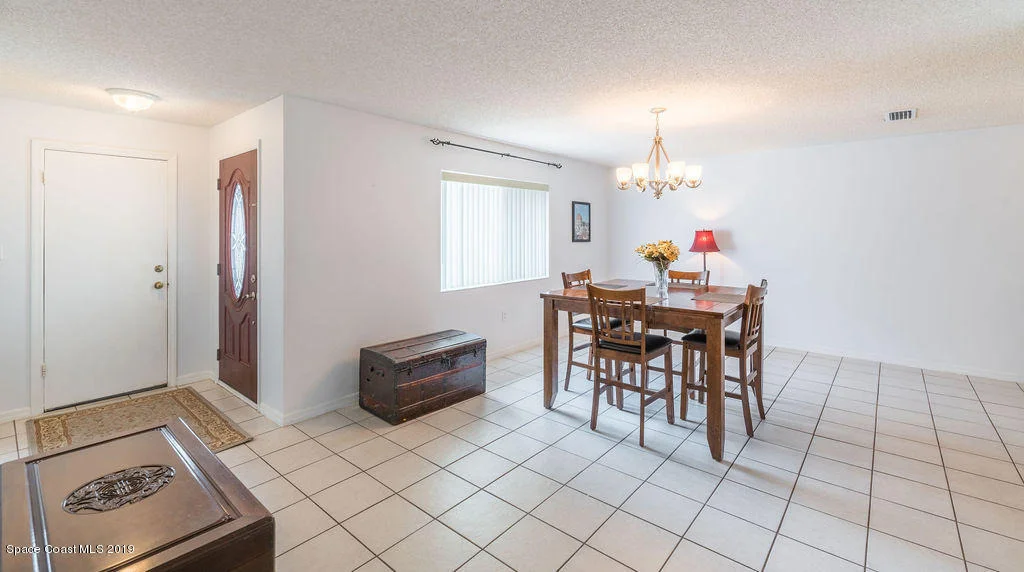 Photo of 979 Sable Lane