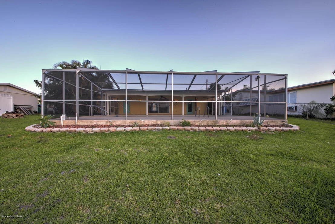 Photo of 433 Cardinal Drive