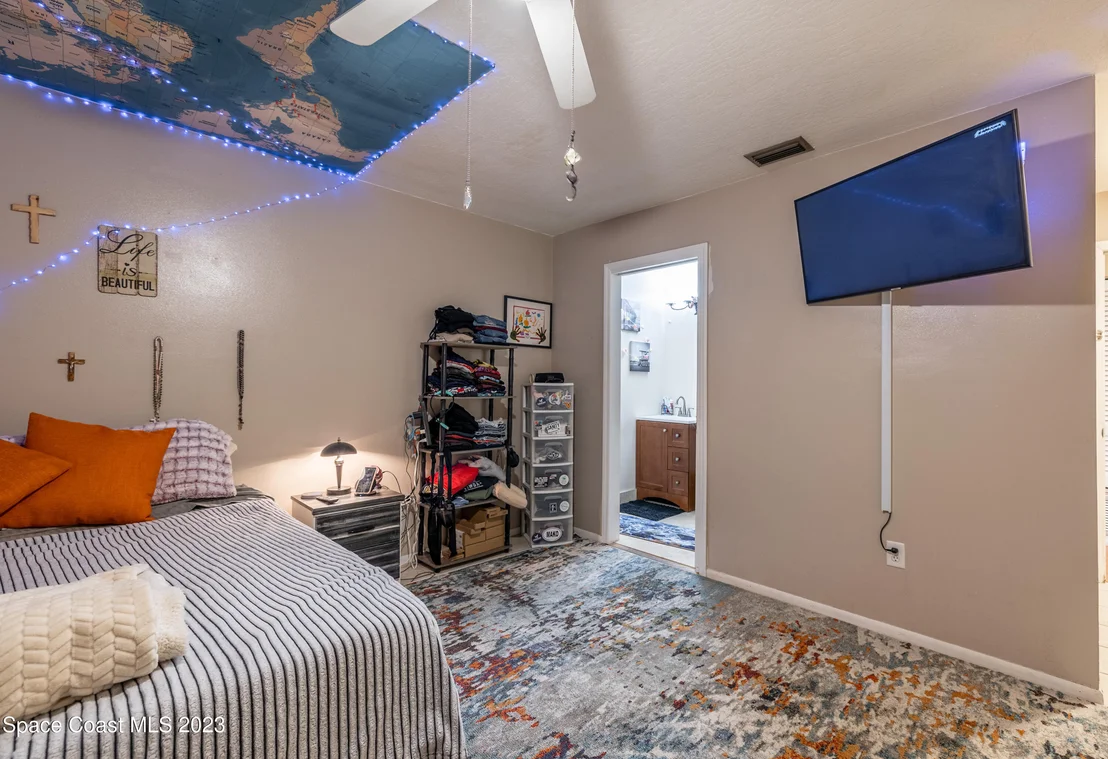 Photo of 3051 Edgewood Drive NE