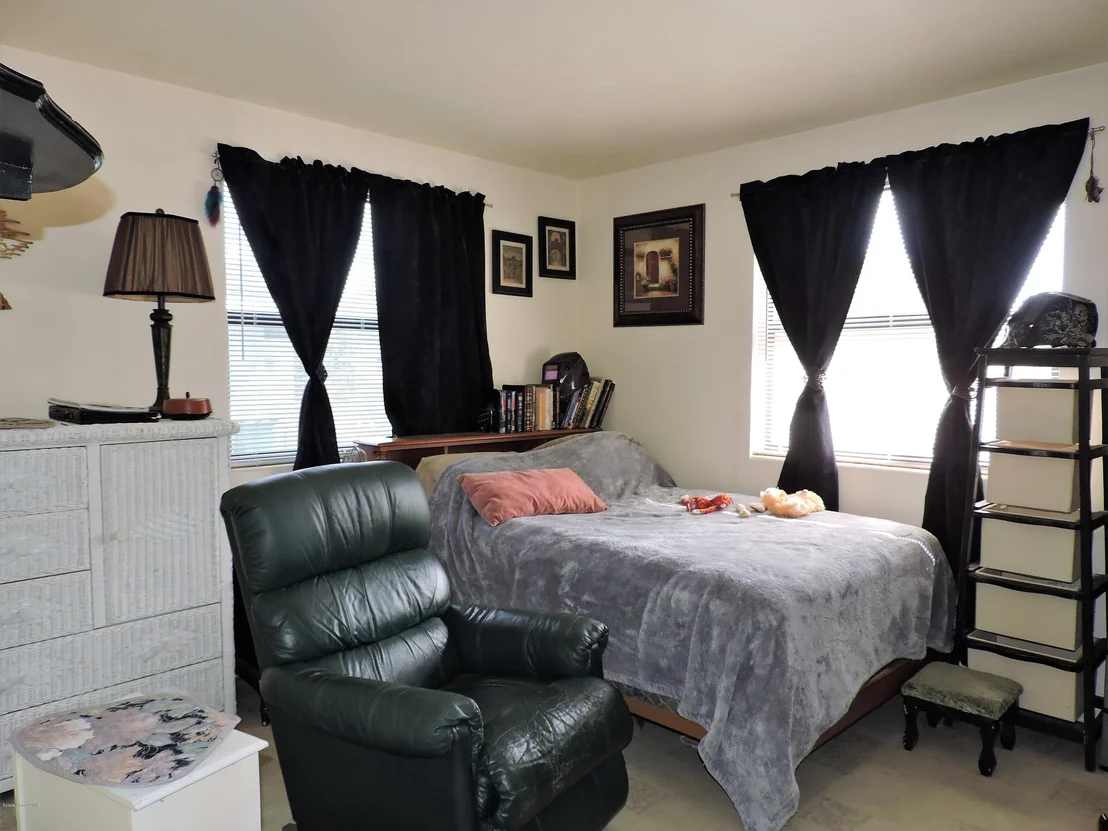 Photo of 1217 Duke Way