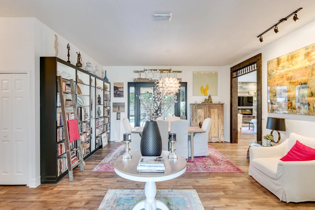Photo of 6017 Arlington Circle