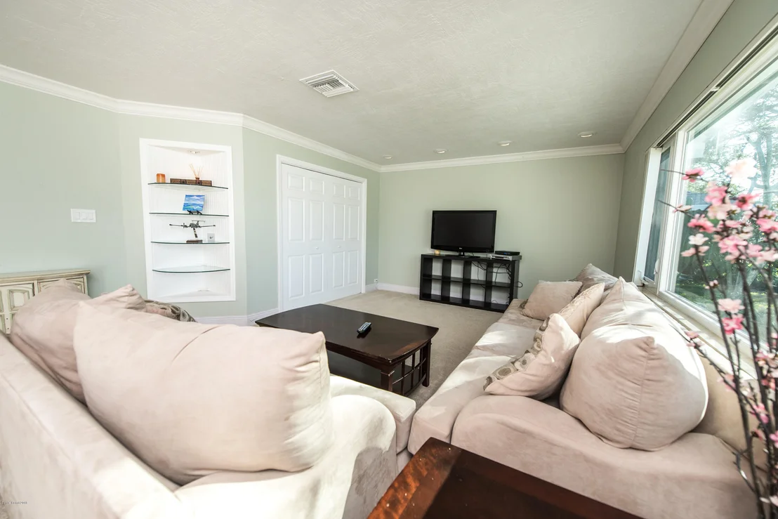 Photo of 32 Riverview Lane