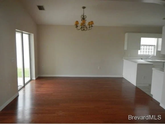 Photo of 2749 Madrigal