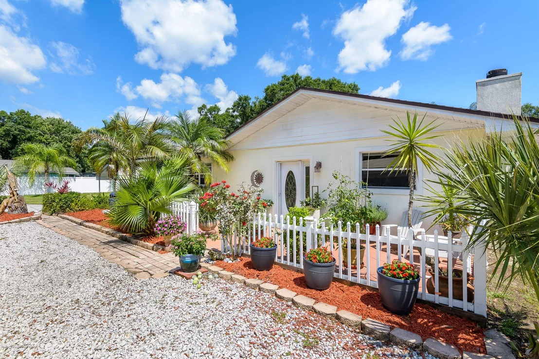 Photo of 1390 Hall Road