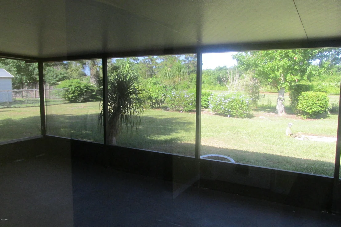 Photo of 1361 NE Mariposa Drive