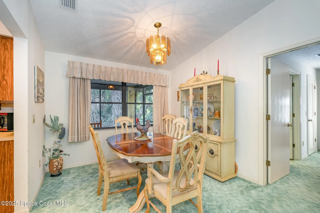 Photo of 1812 Live Oak Drive N