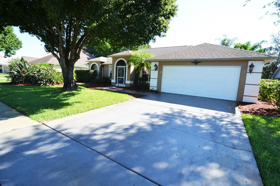 Photo of 2093 Lionel Drive