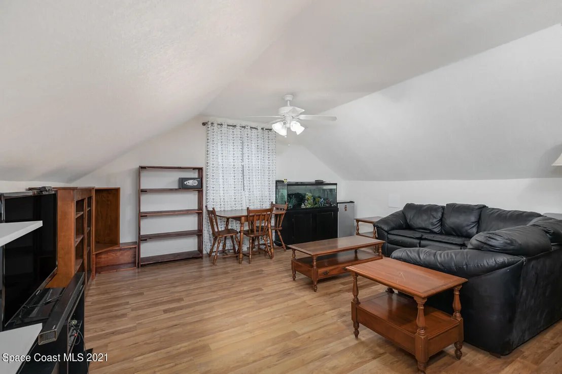 Photo of 1397 Miller Street NE