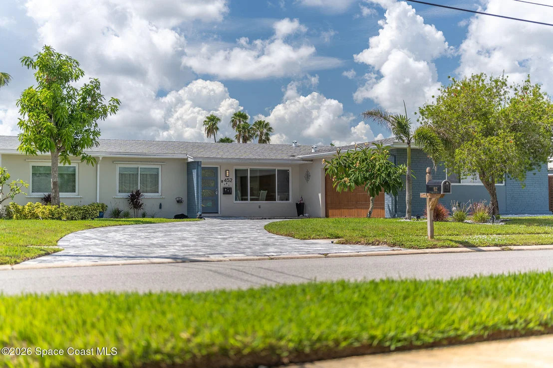 Photo of 452 Cardinal Drive