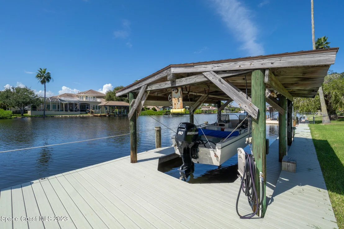 Photo of 209 River Road