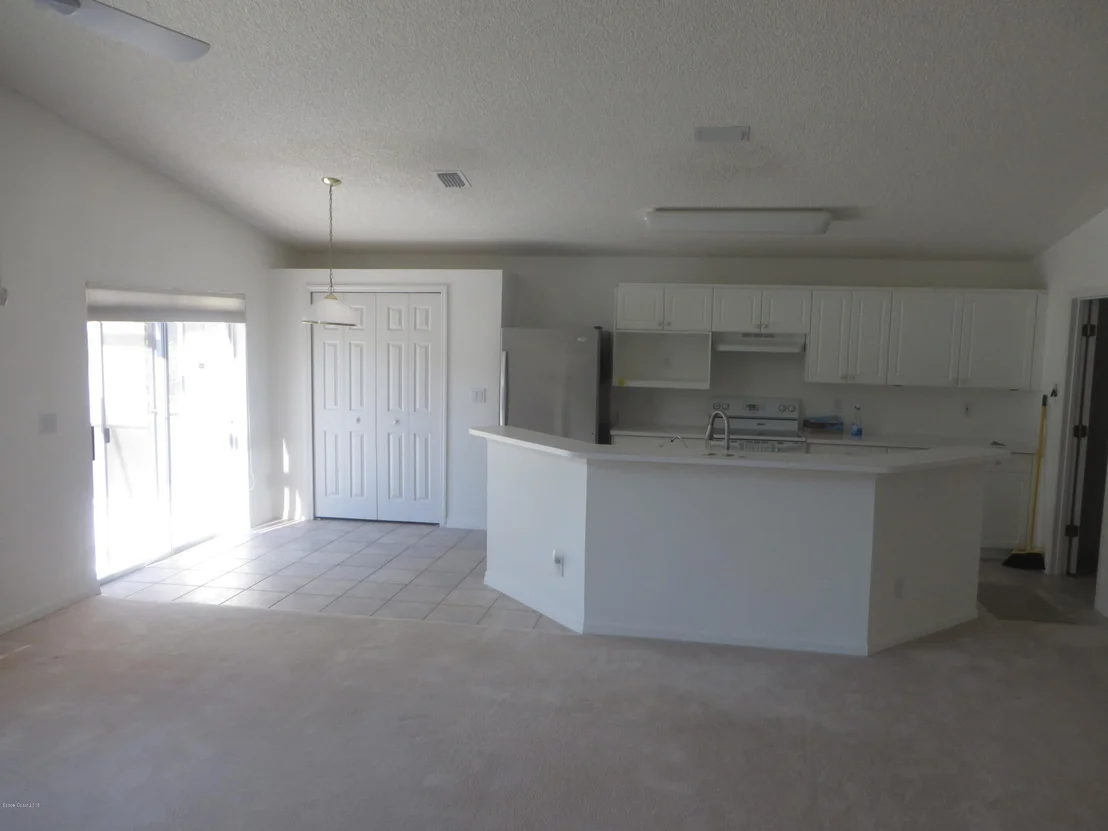 Photo of 970 Villa Drive