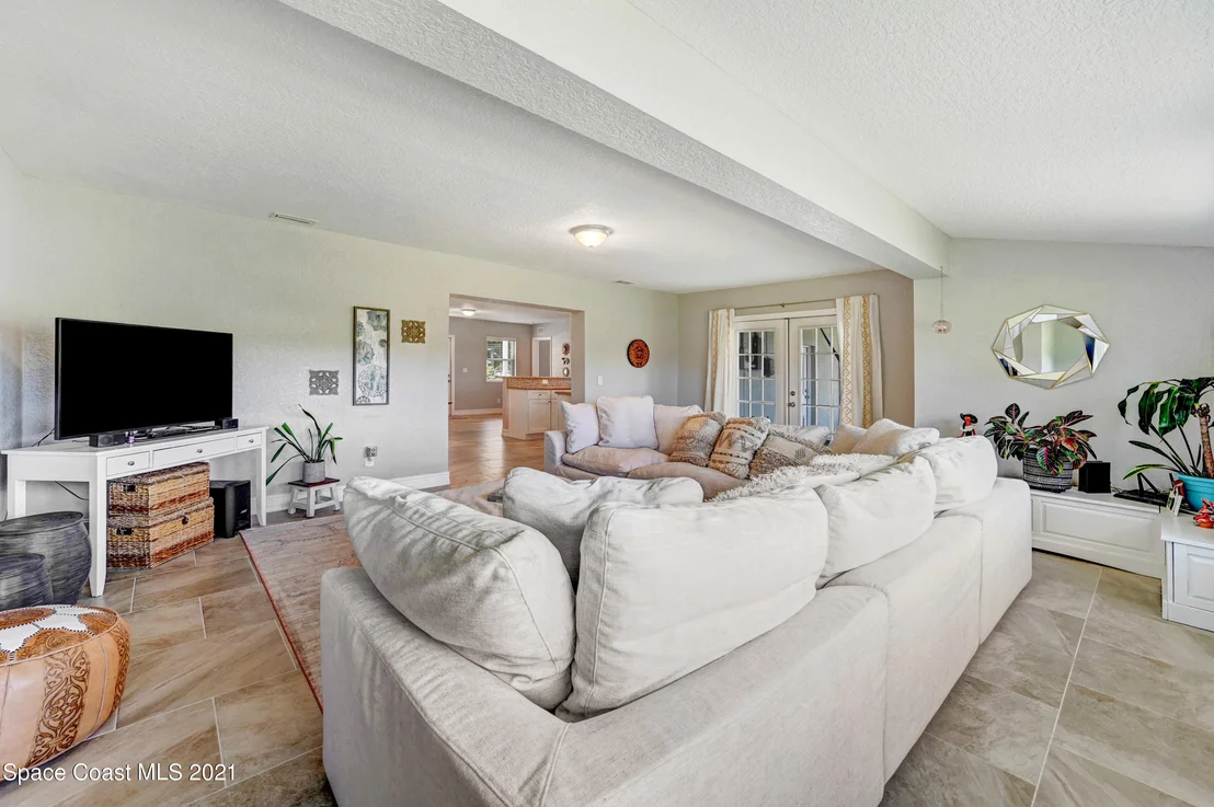 Photo of 827 Glenmore Circle