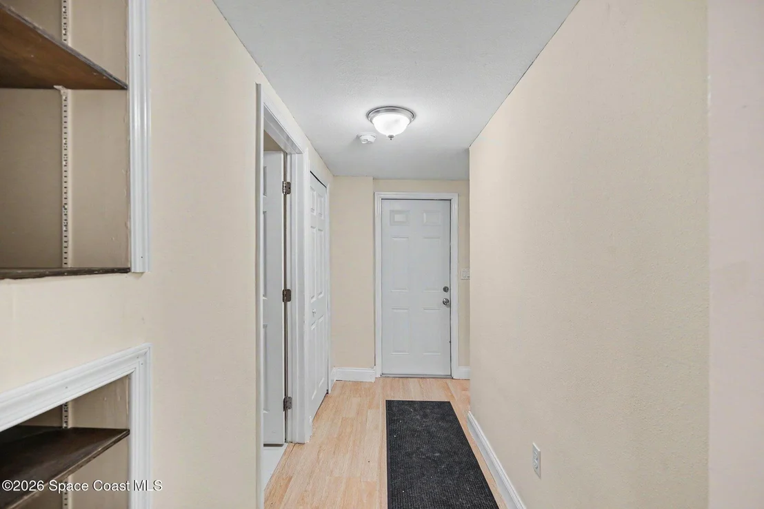 Photo of 2556 1st Avenue NE