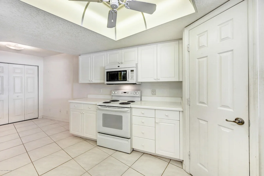 Photo of Unit 304 at 102 Riverside Drive