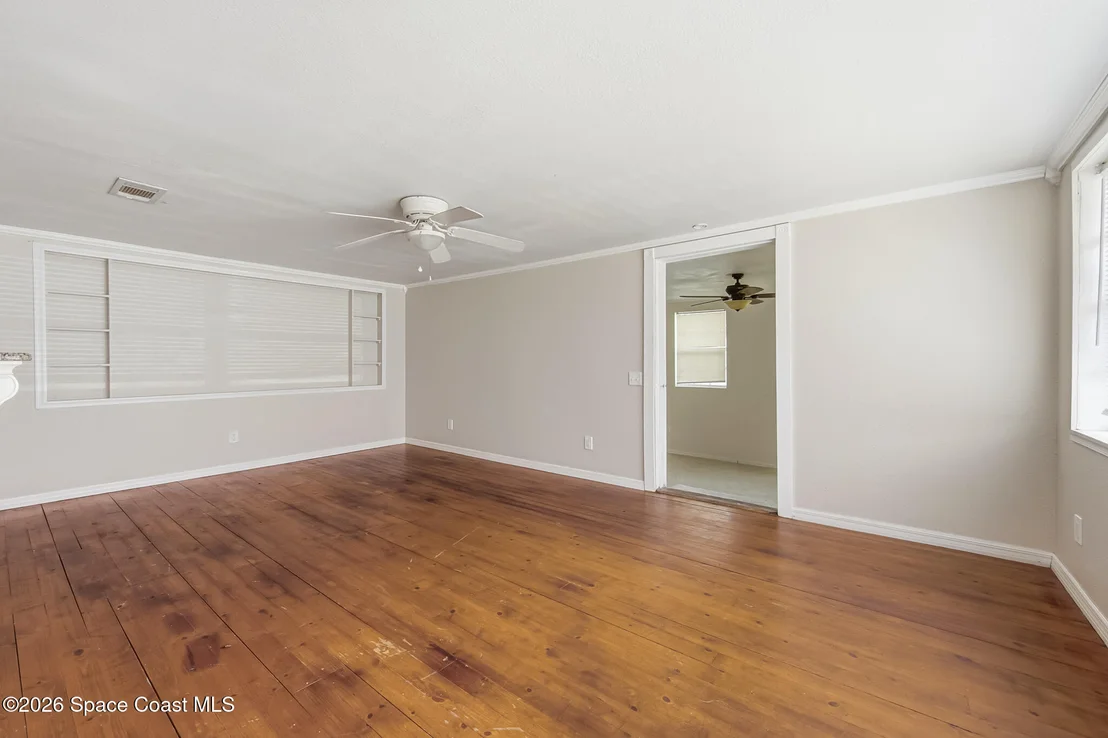 Photo of 355 Pine Avenue