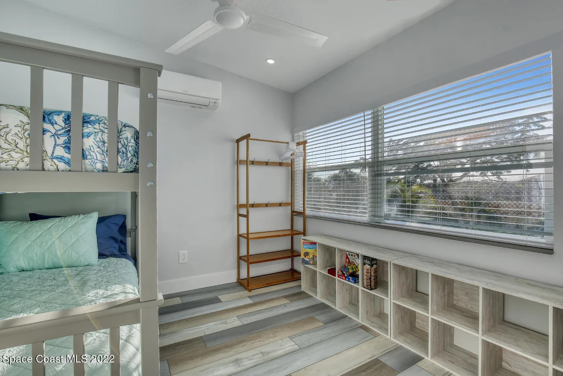 Photo of 760 Pebble Beach Avenue NE