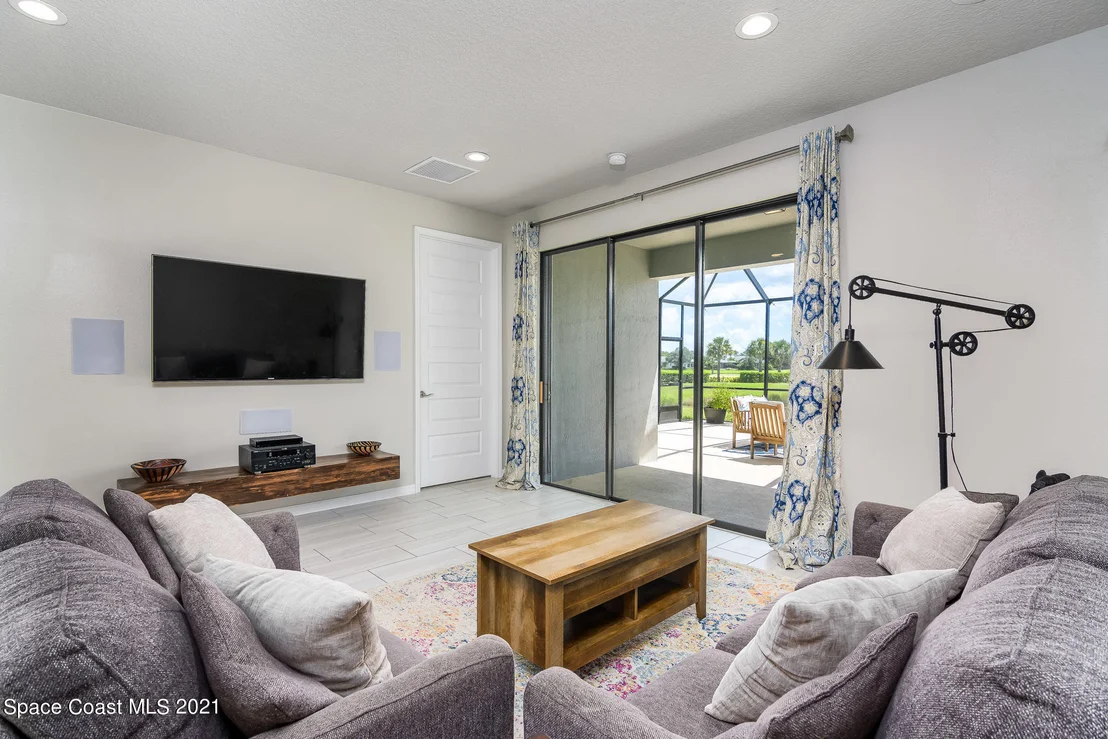 Photo of 7407 Bluemink Lane