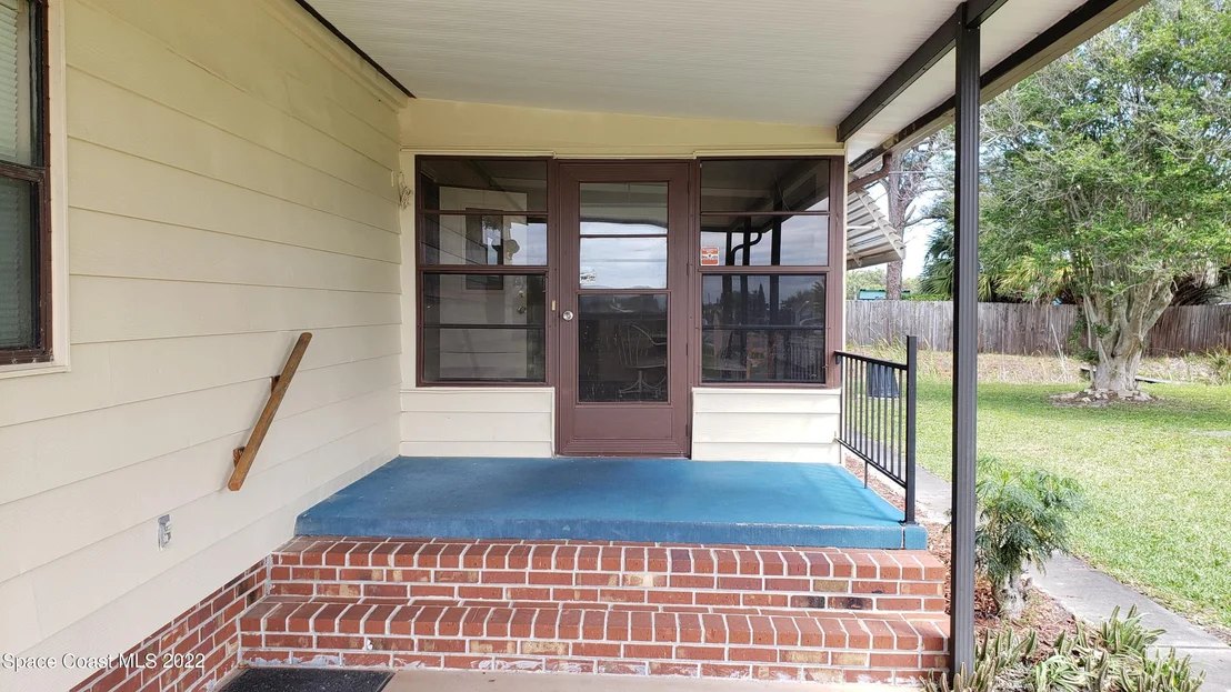 Photo of 2375 Coconut Palm Drive NE