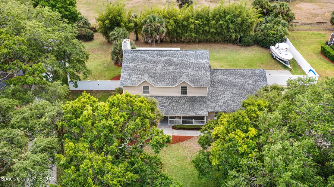 Photo of 2225 Royal Oaks Drive