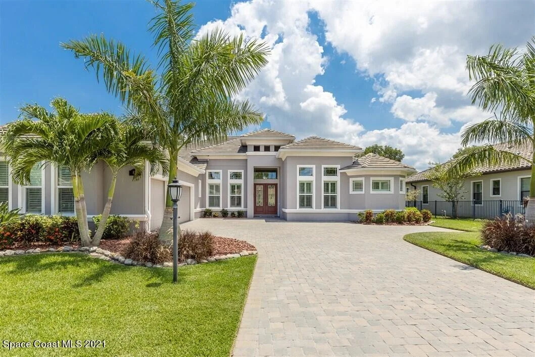 Photo of 823 Lorenza Place