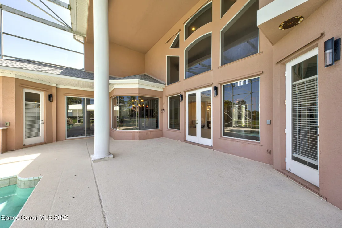 Photo of 334 Island Drive