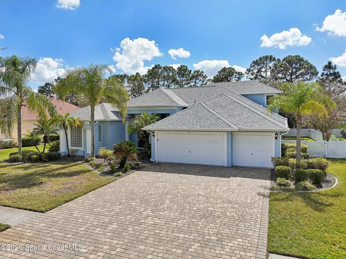 Photo of 115 Ridgemont Circle SE