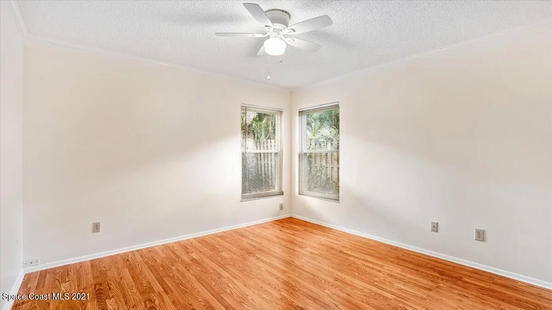 Photo of 4840 Riverside Road