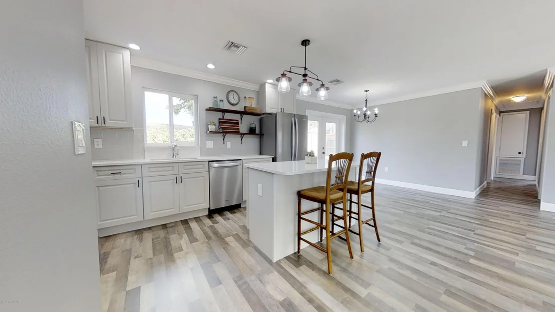 Photo of 872 Mohawk Avenue