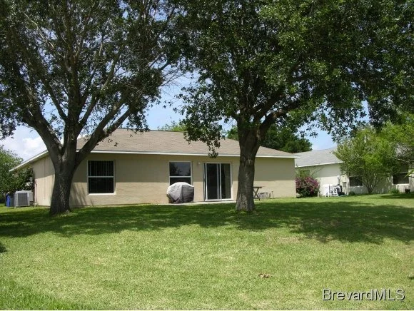 Photo of 1023 Jacaranda