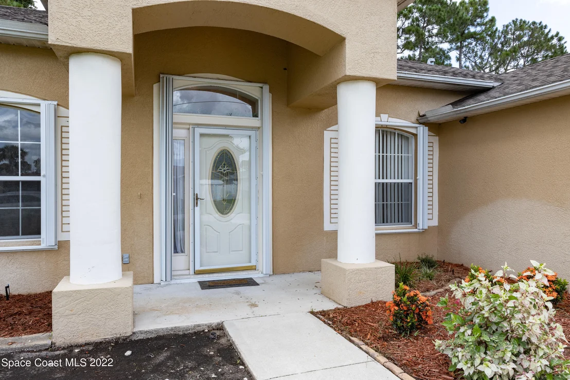 Photo of 6813 Cecil Road