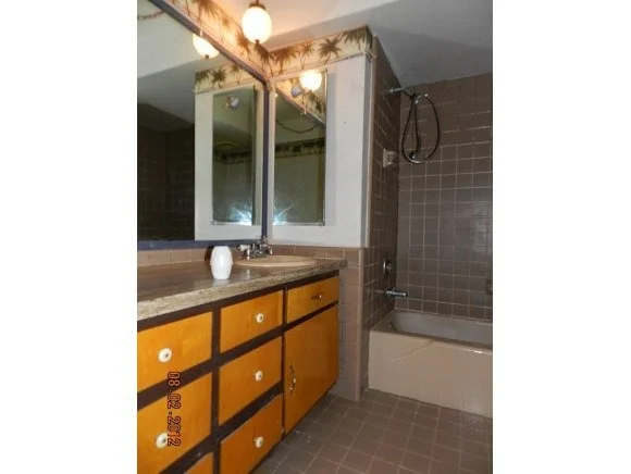 Photo of 770 NE Apollo