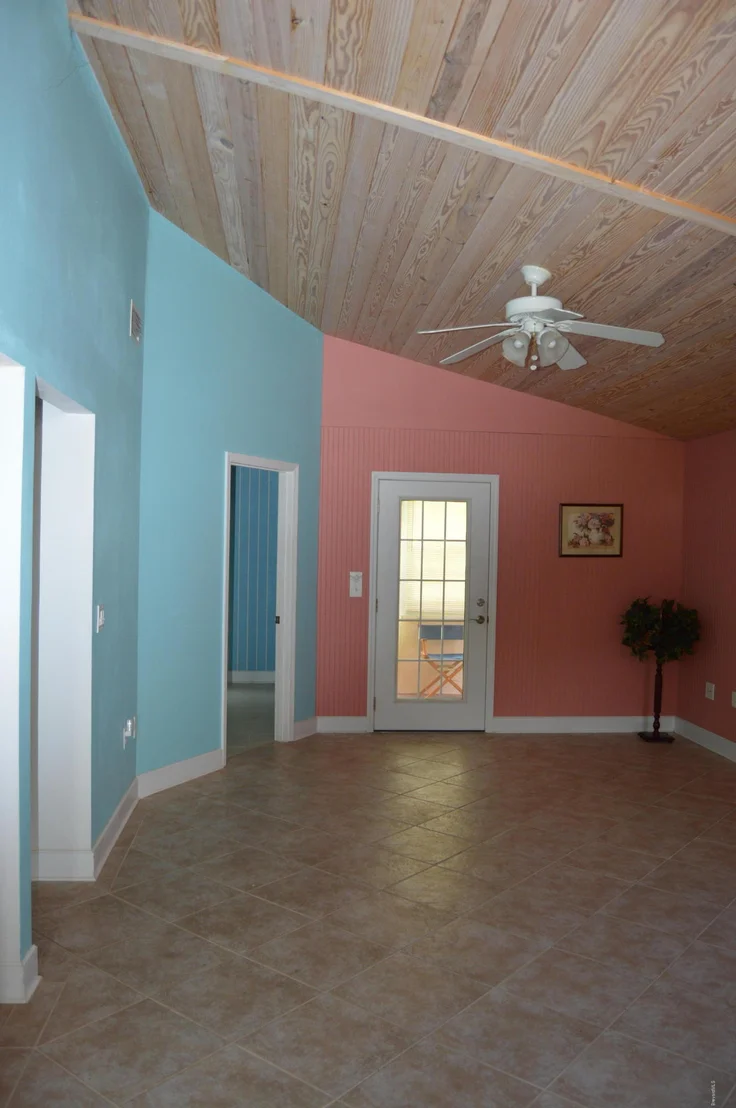 Photo of 944 S Fork Circle