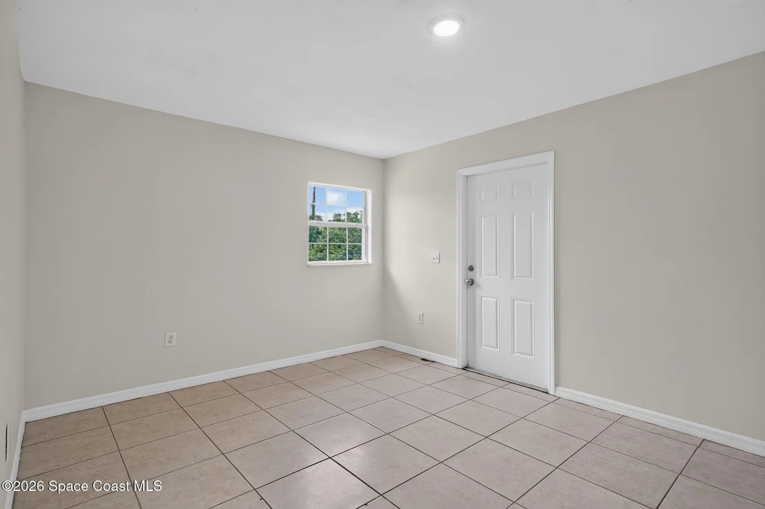 Photo of 774 Hampton Drive NE