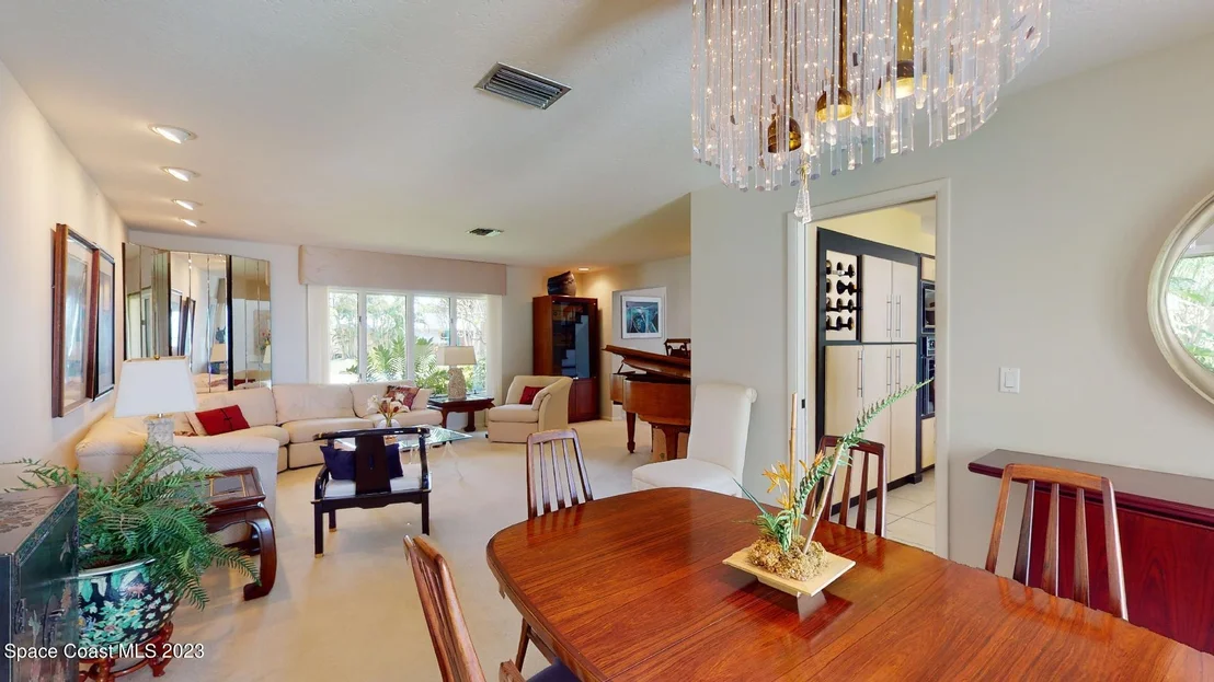 Photo of 421 Riverview Lane