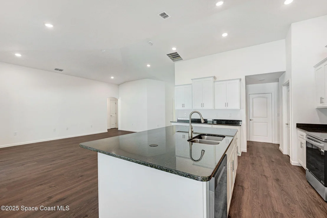 Photo of 1089 Savery Road
