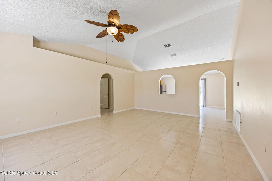 Photo of 1012 Ray Road SE