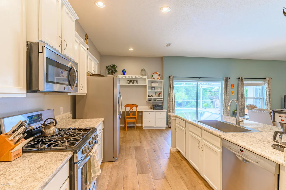 Photo of 4403 Long Lake Road