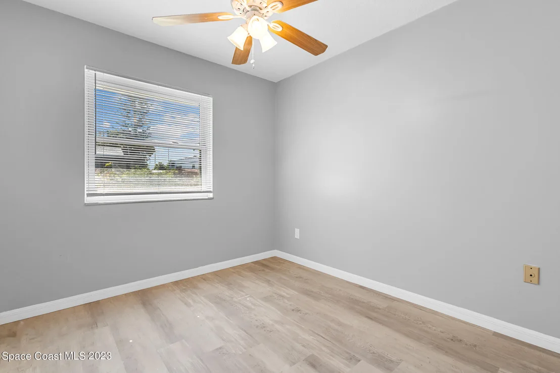 Photo of 948 Darwin Lane NE
