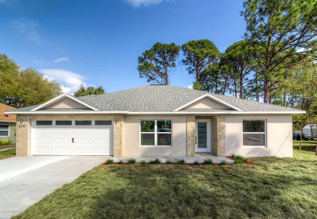 Photo of 7423 Carillon Avenue