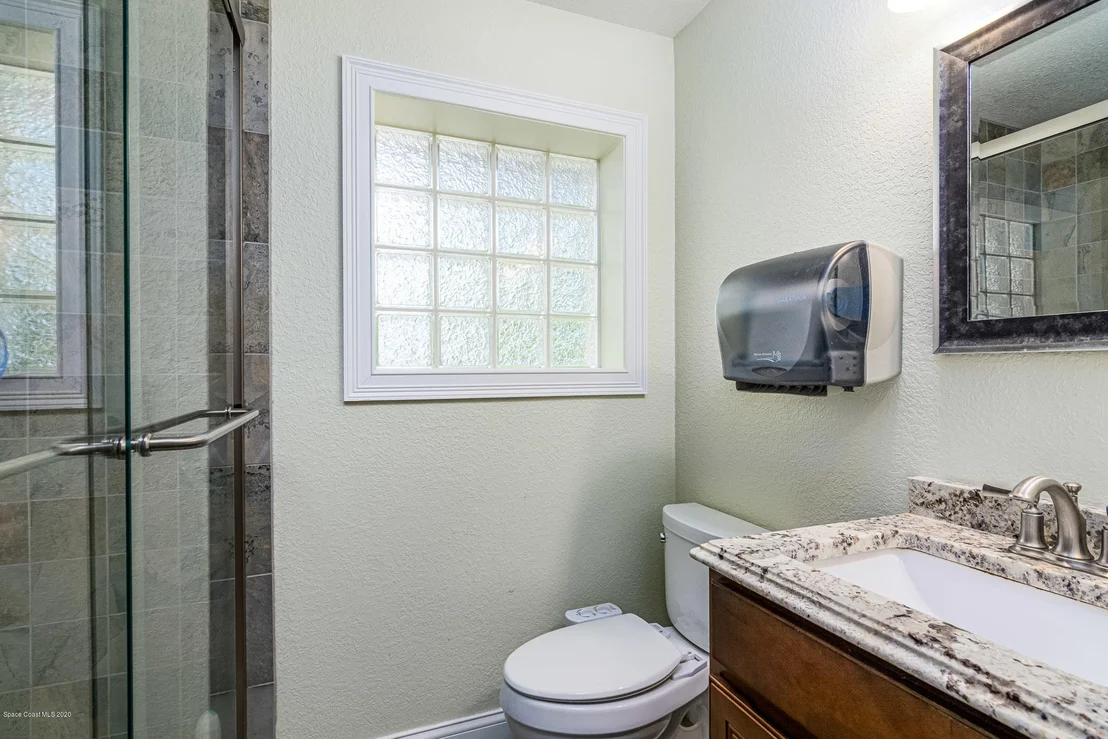 Photo of 4085 Lake Washington Road