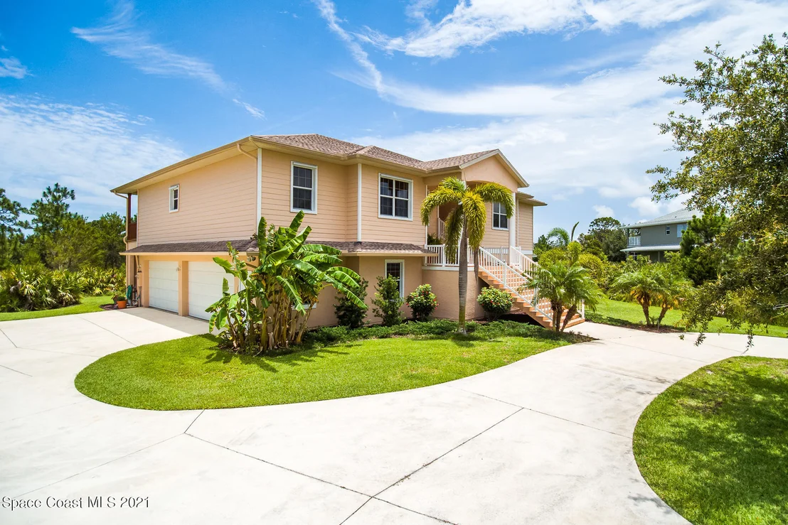 Photo of 2940 Pomello Road