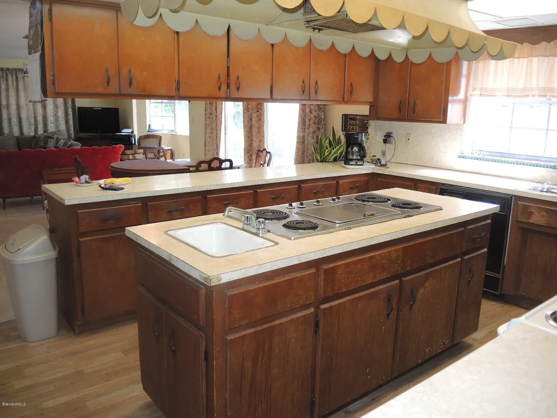 Photo of 6 Shore View Circle