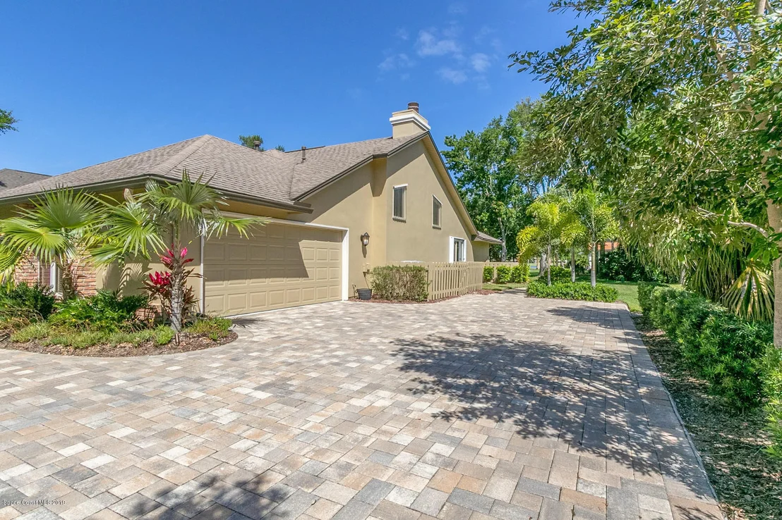 Photo of 610 Rossmoor Circle